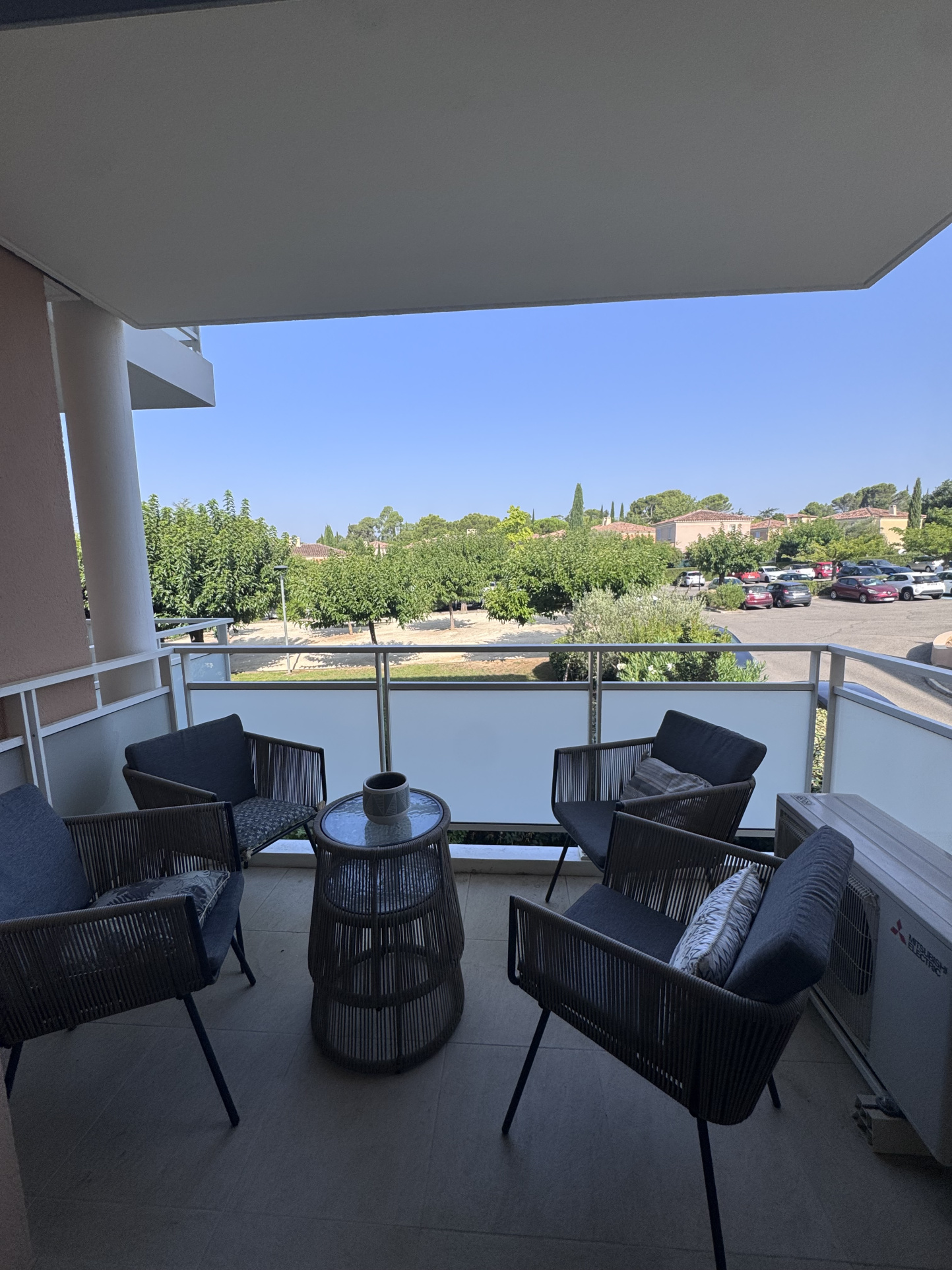 photo_fa6c2b736bd575b58c820455cf2eb43c-107315-0.jpg AIX SAINT-MITRE – T3 meublé avec terrasse, climatisation et