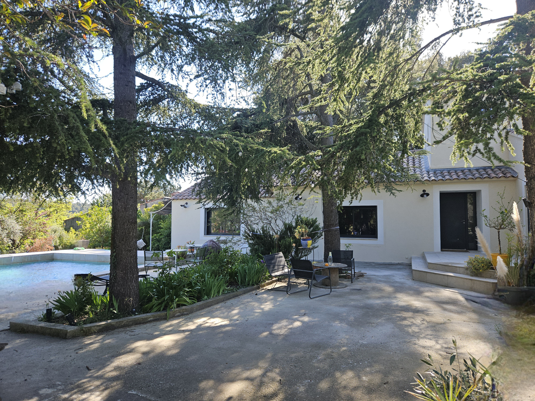 photo_fd470b54a149844bc7a214bd8d232046-107295-0.jpg Propriété de caractère avec piscine – Deux opportunités d’a
