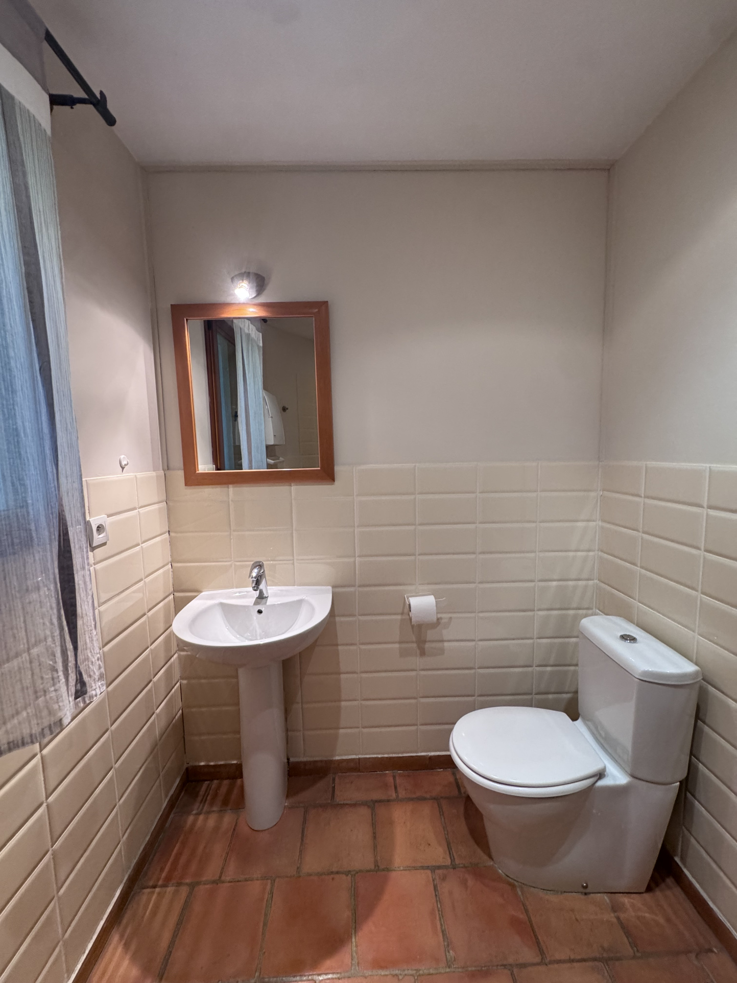 photo_34413e0bd4f4024cd33da0209c7f7a23-107566-0.jpg SAINT-CANNAT – Maison de type 6 avec terrasse, jardin, pisci