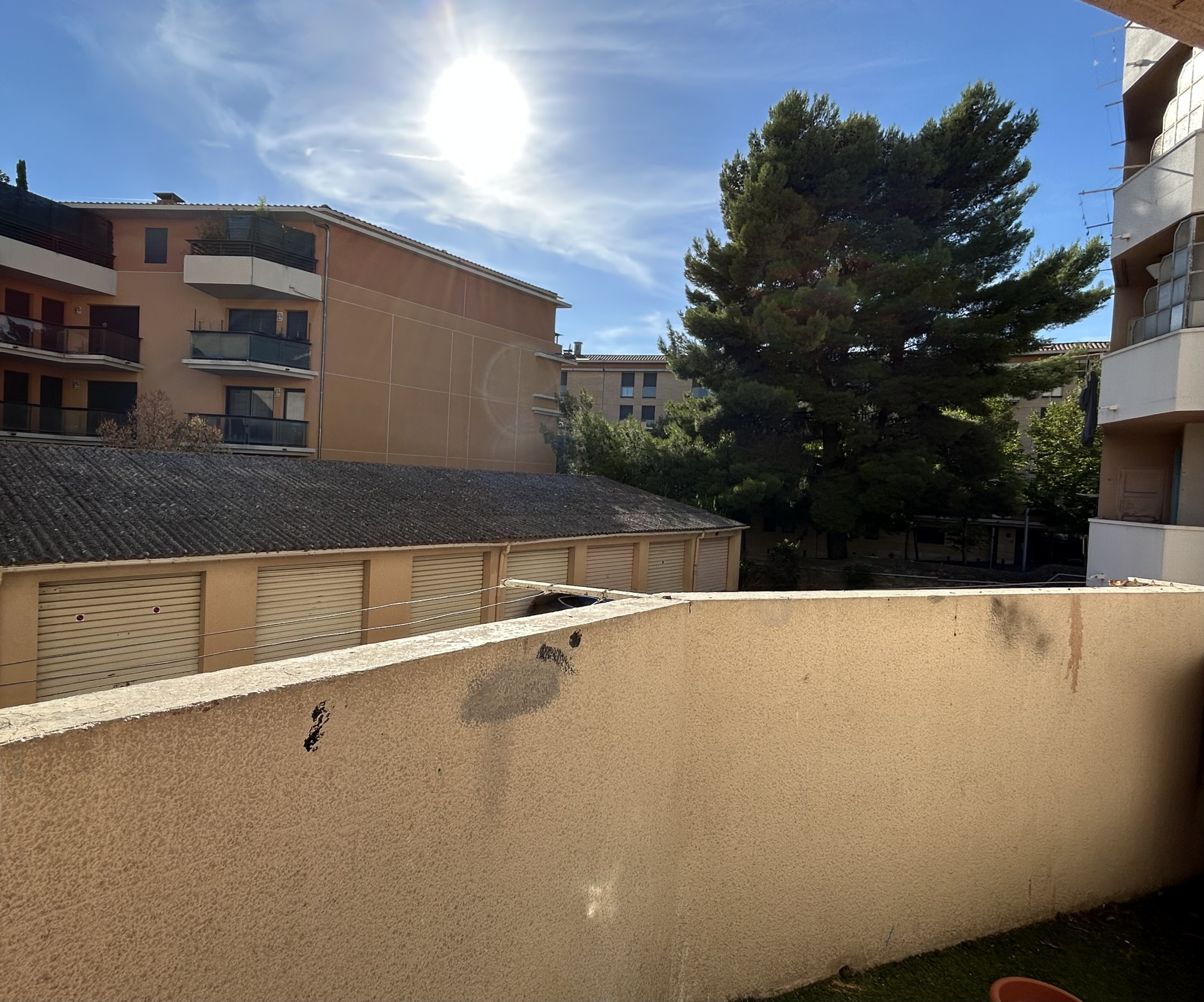 photo_3ad12f7b73868f543a31ffd13510bc38-107744-0.jpg AIX QUARTIER ROTONDE – T4 avec balcon et garage