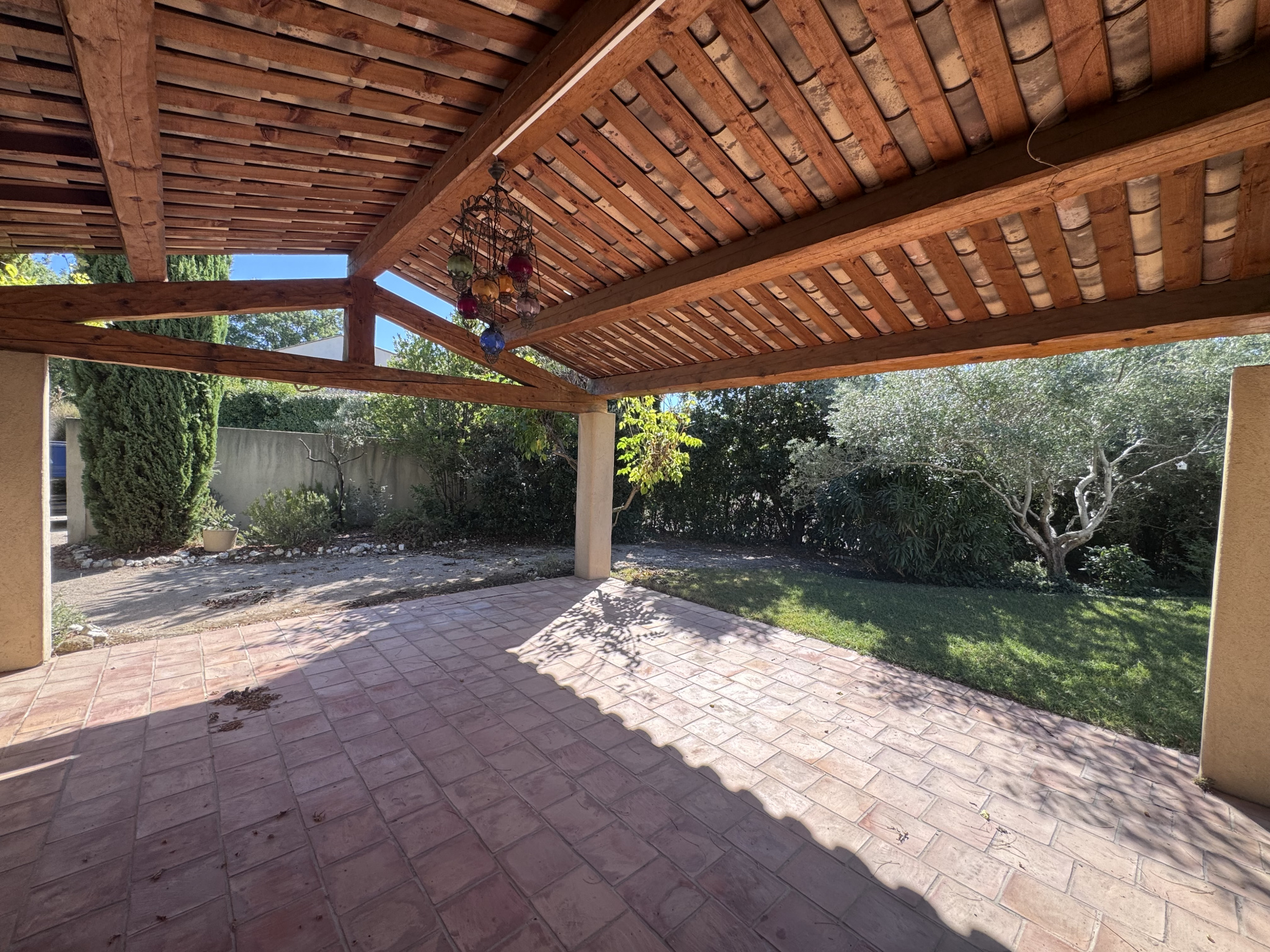 photo_b2637193c01a6a988ca7db5d1c7a282a-107566-0.jpg SAINT-CANNAT – Maison de type 6 avec terrasse, jardin, pisci