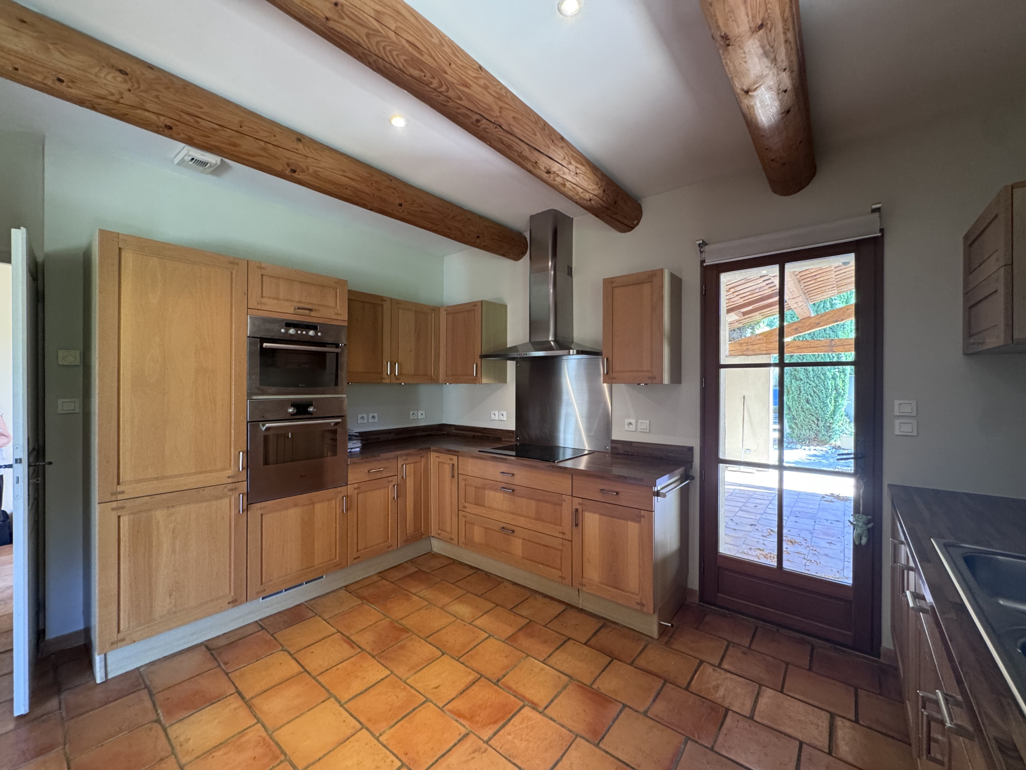 photo_bfdd4a085e4eeac131ebcb7b5a7824a3-107566-0.jpg SAINT-CANNAT – Maison de type 6 avec terrasse, jardin, pisci