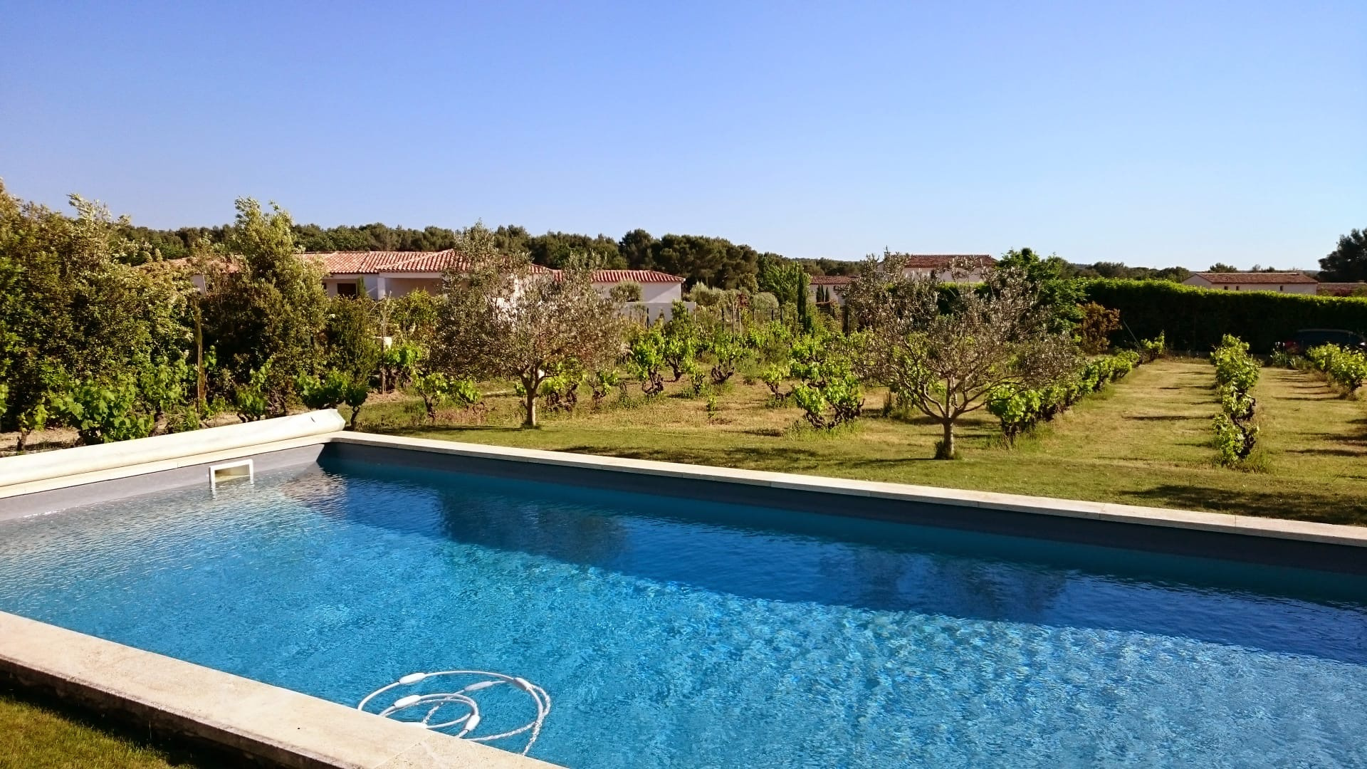 photo_c0c56a634a16d73cfcbe34ecf15d089e-107566-0.jpg SAINT-CANNAT – Maison de type 6 avec terrasse, jardin, pisci