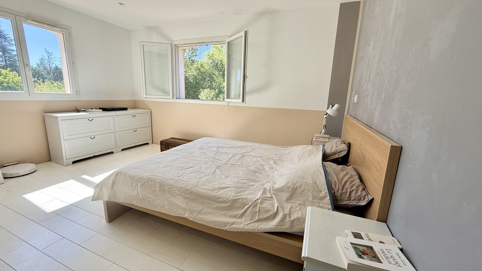 photo_dcdb76086f0d57b42c55e2d0ed6c0f3b-107543-0.jpg JOUQUES : MAISON 200 M2 AU CALME ABSOLU