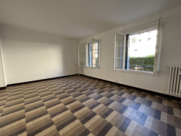 AIX QUARTIER ROTONDE – T4 avec balcon et garage