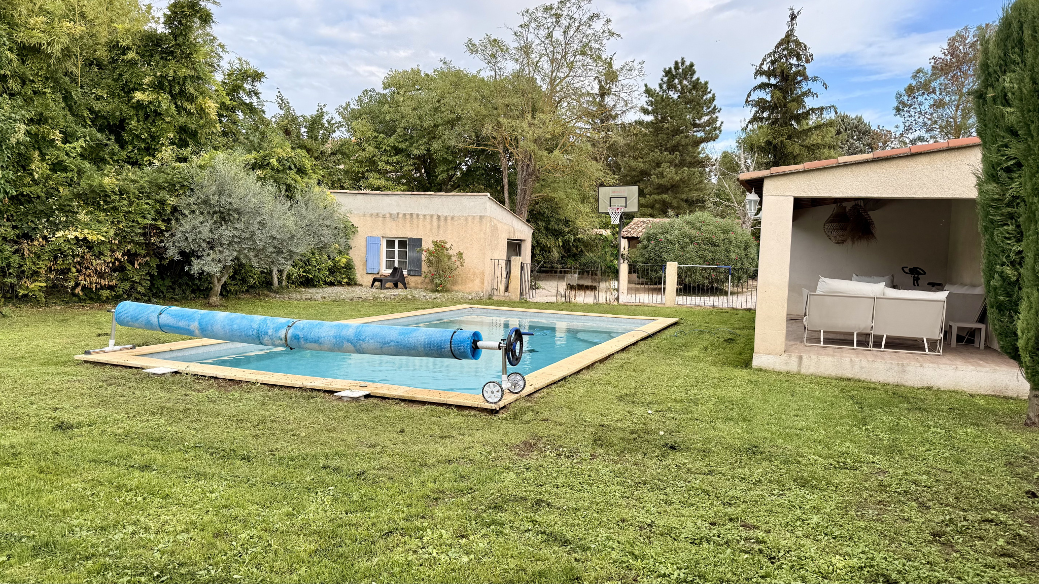AIX EN PROVENCE – LES MILLES : ANCIENNE FERME PROVENCALE AVE