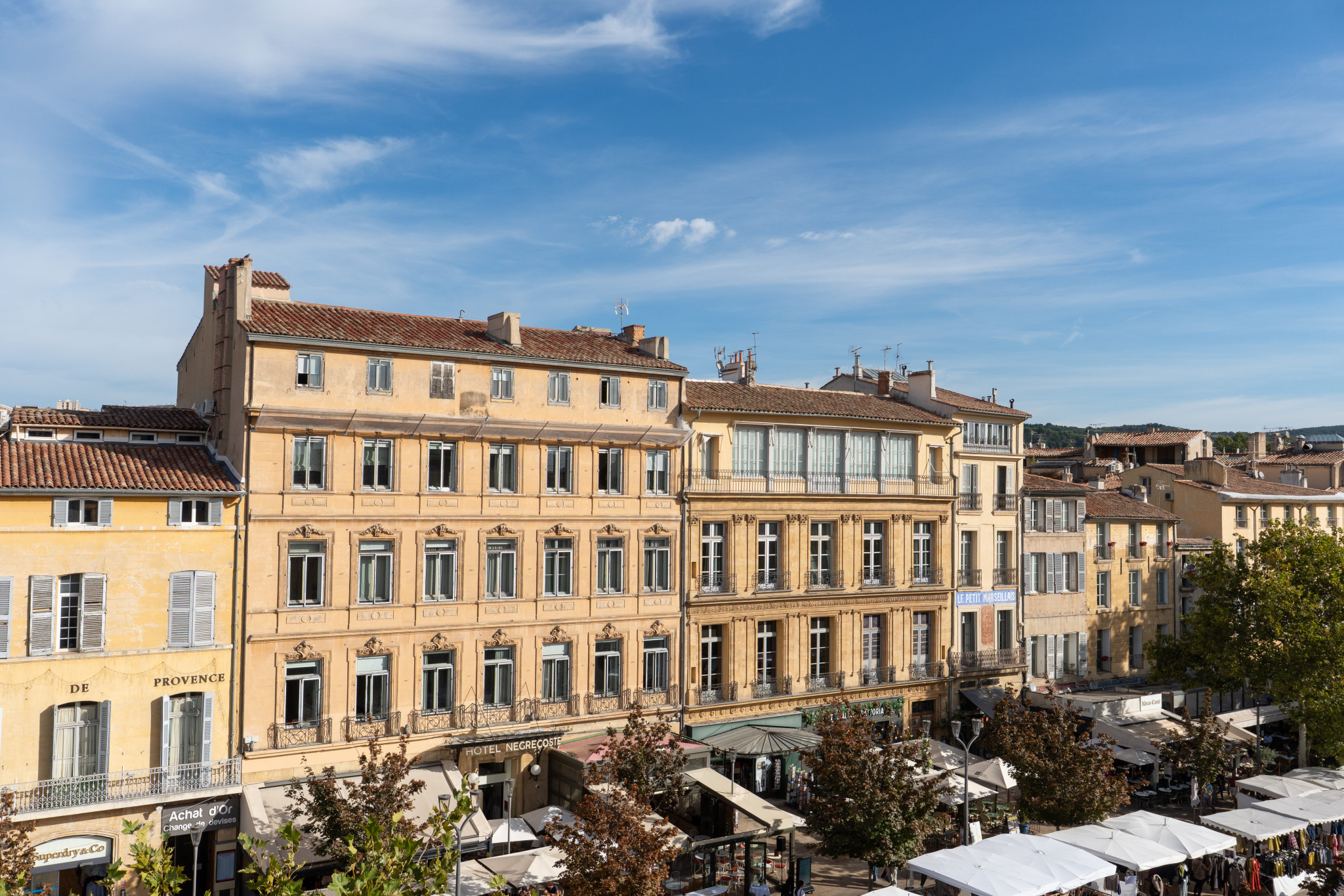 photo_1d64f1640b5d7273b8424ef4996cc68e-108124-0.jpg Aix-en-Provence « Cours Mirabeau » : Appartement de type 3/4