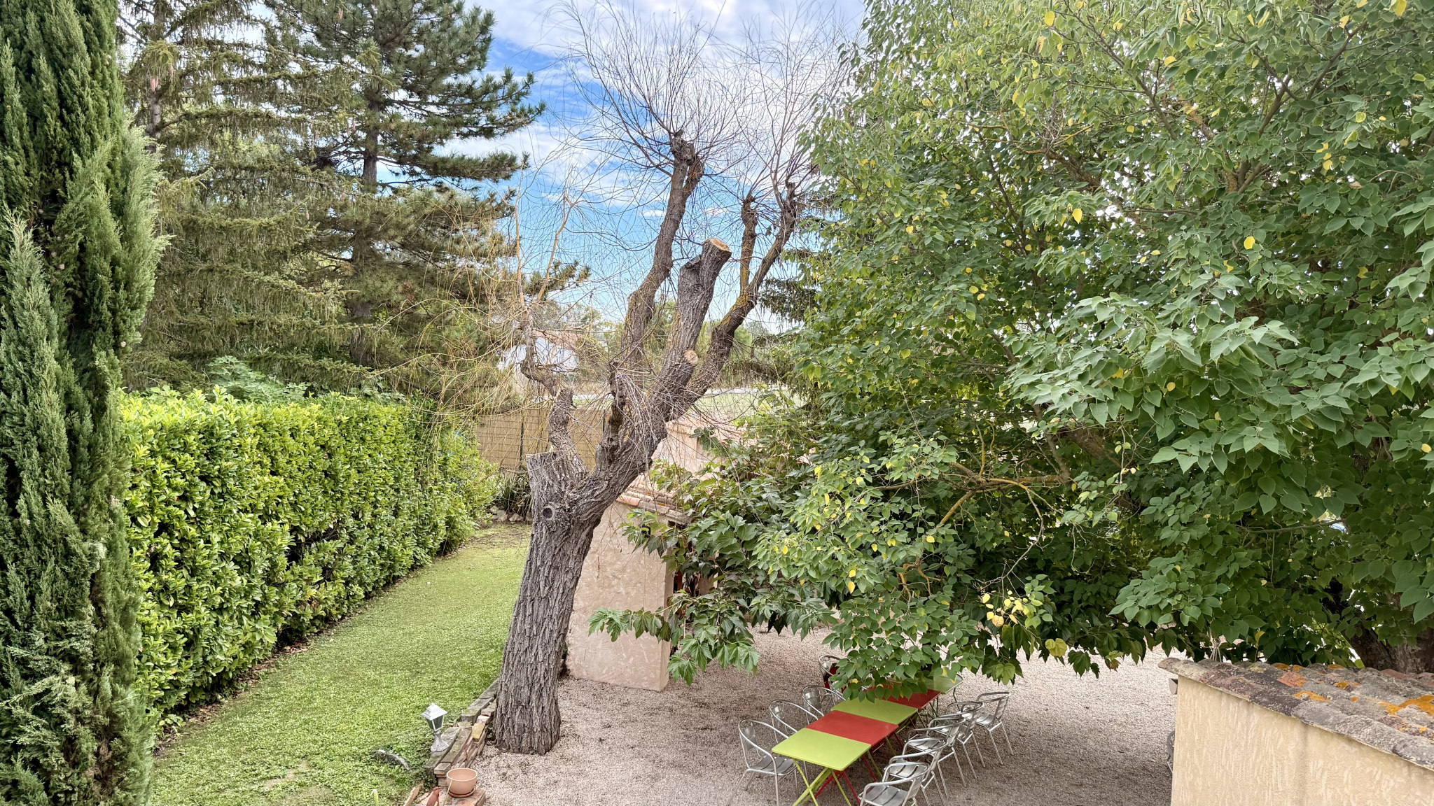 AIX EN PROVENCE – LES MILLES : ANCIENNE FERME PROVENCALE AVE