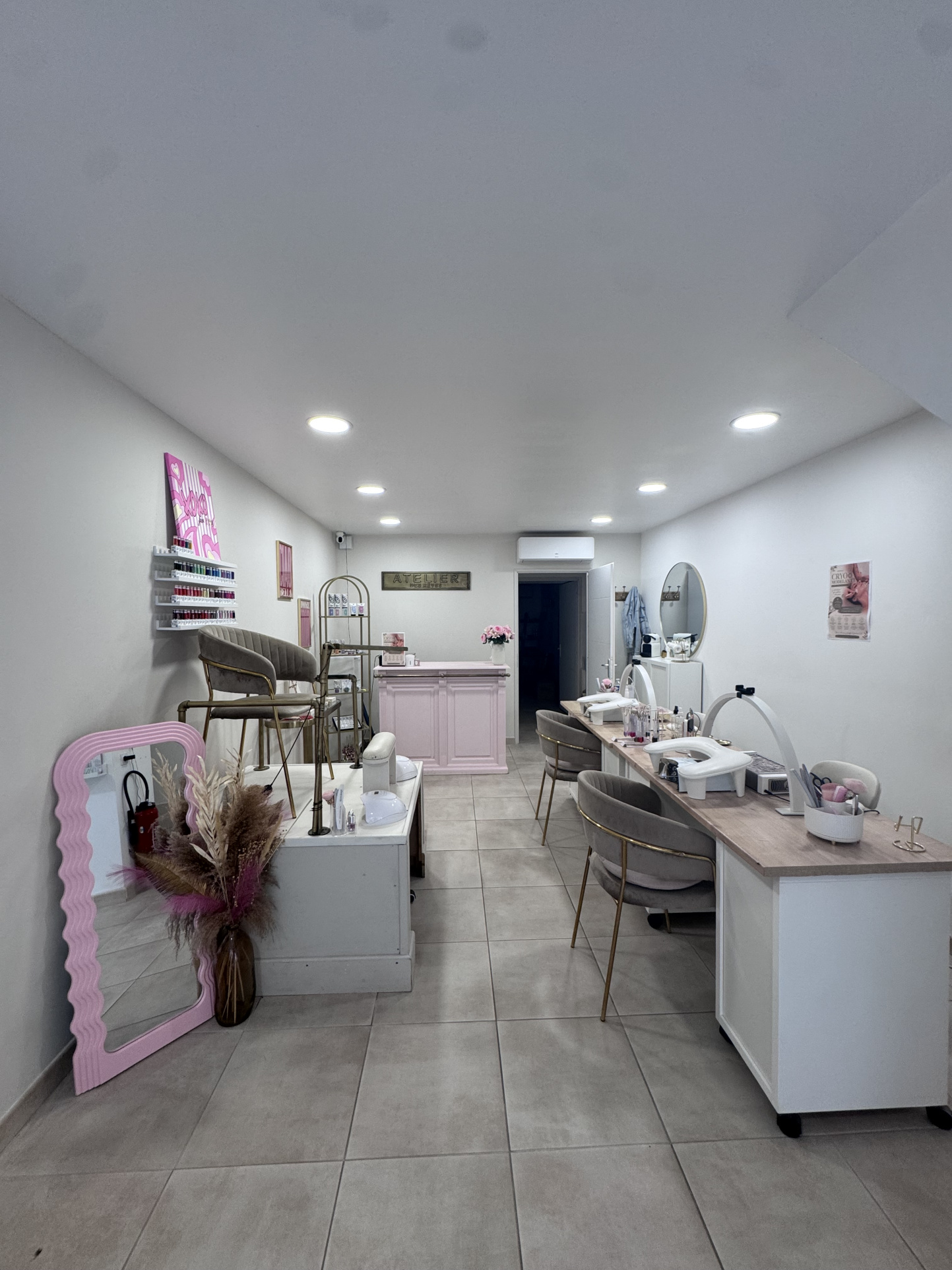 PEYROLLES – Local commercial