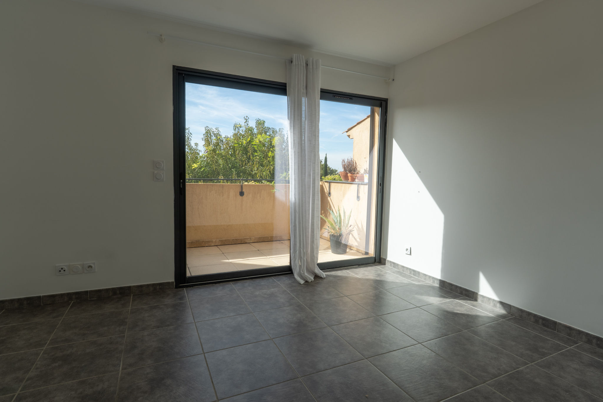 Aix-en-Provence : Duplex d’environ 63 m2 avec jardin et stat