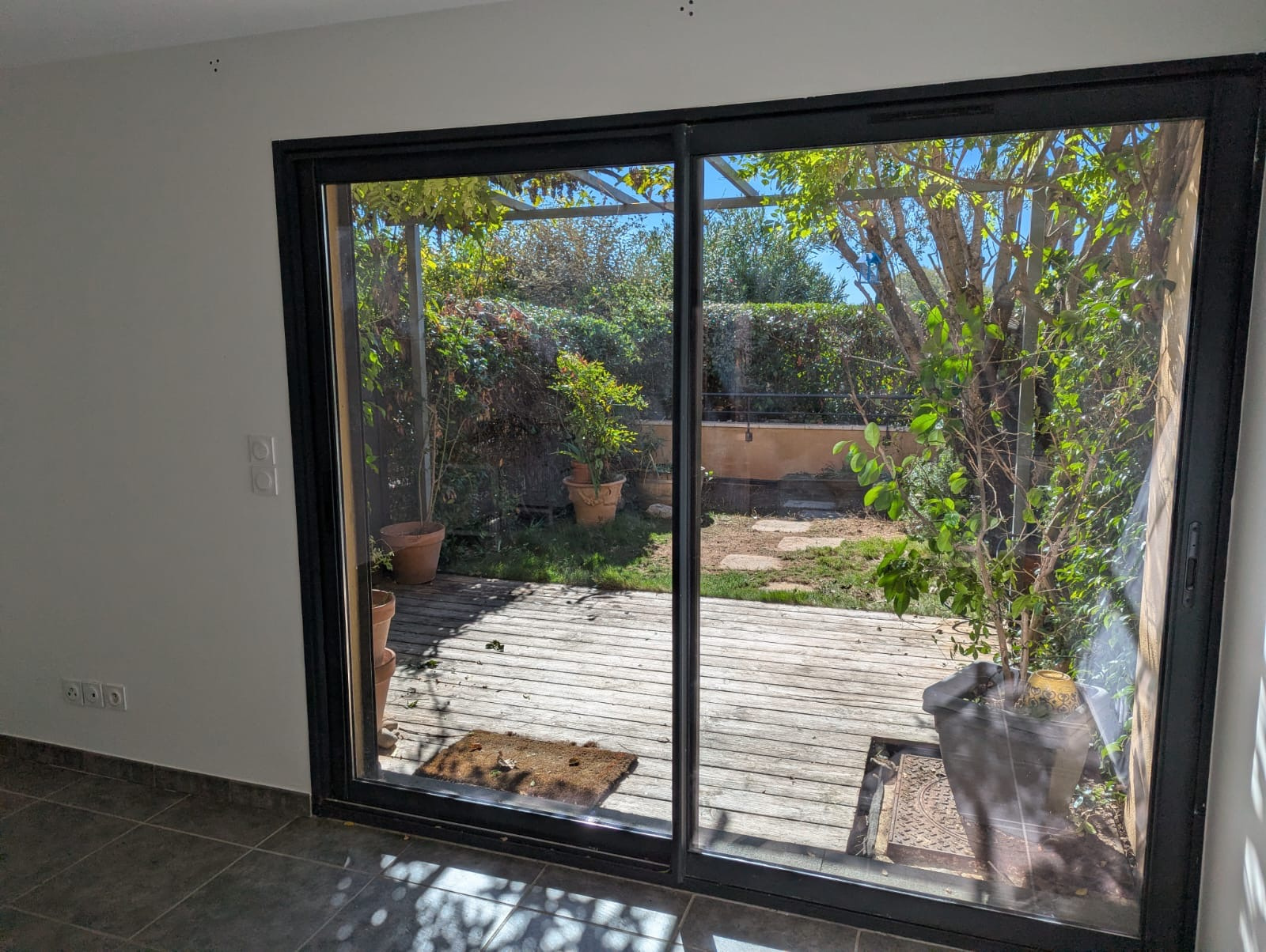 Aix-en-Provence : Duplex d’environ 63 m2 avec jardin et stat