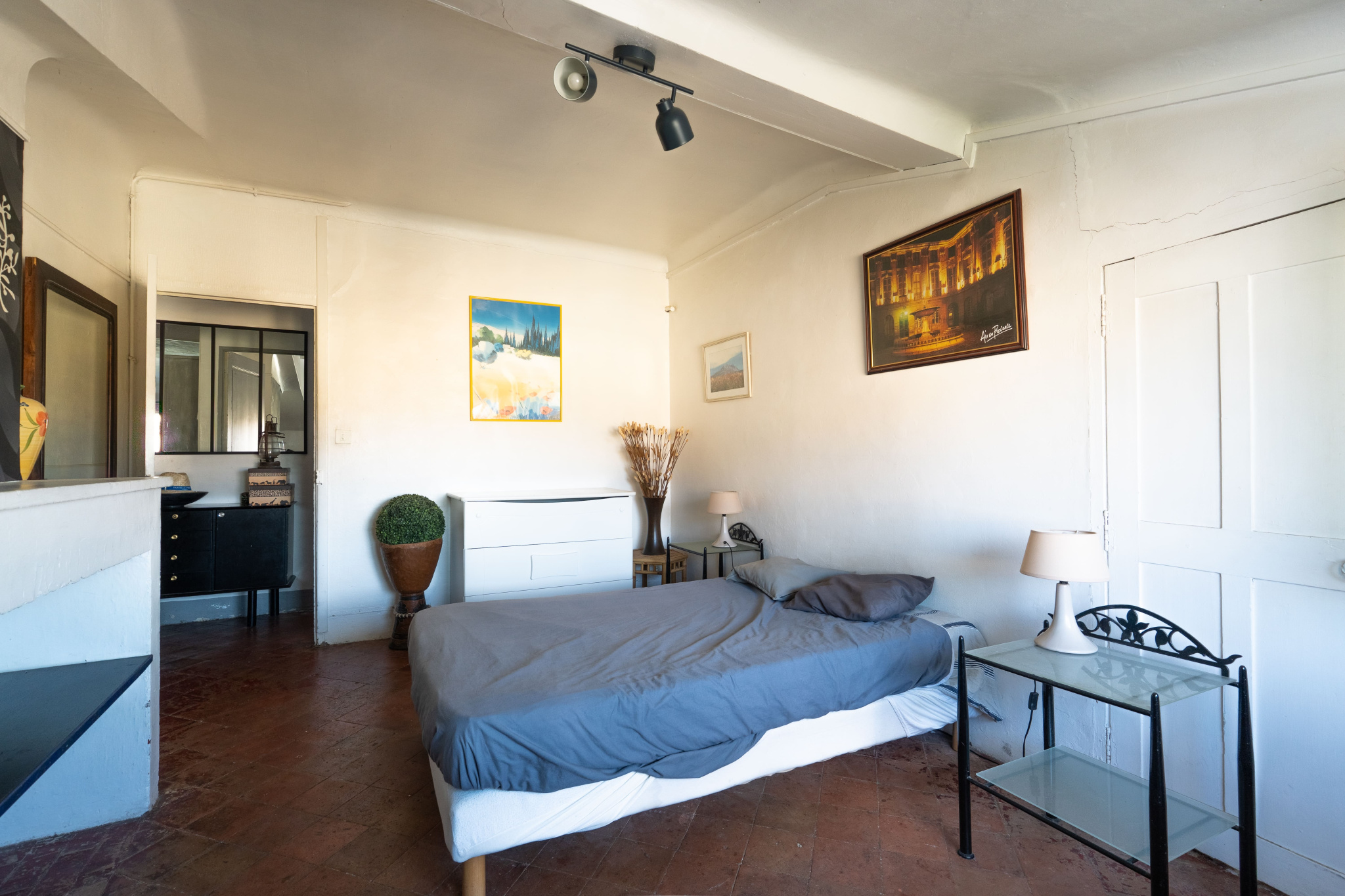 photo_74d7aa3a402807e4ab98bb5d1042cc4d-108124-0.jpg Aix-en-Provence « Cours Mirabeau » : Appartement de type 3/4