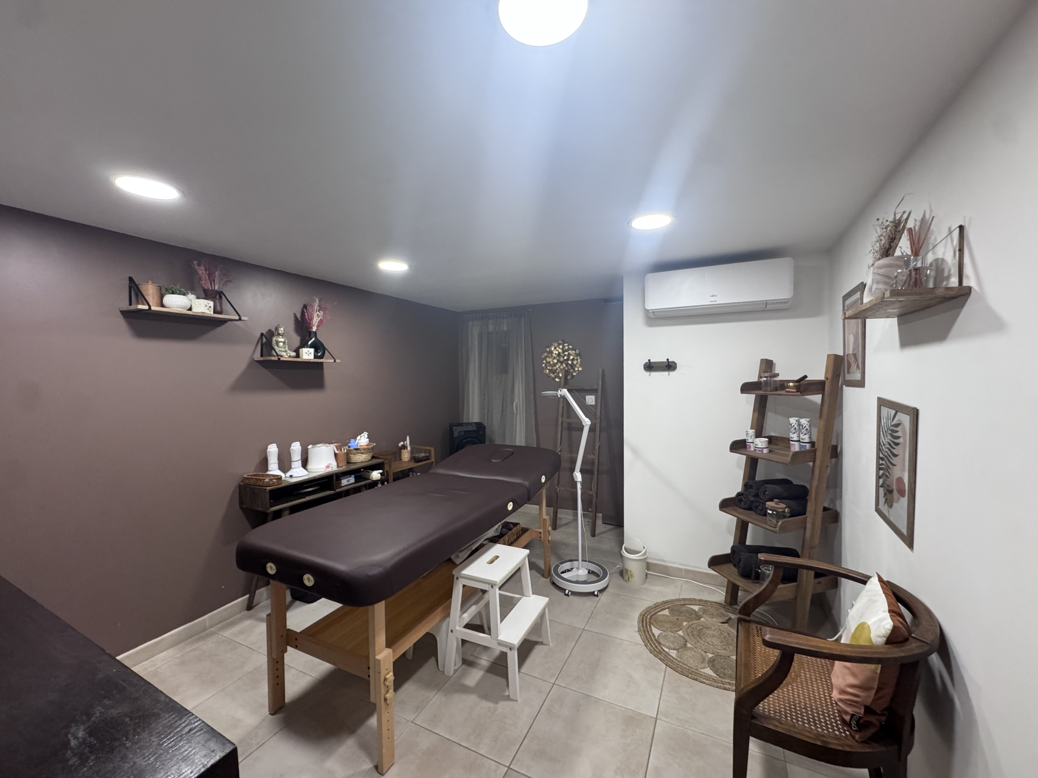 PEYROLLES – Local commercial