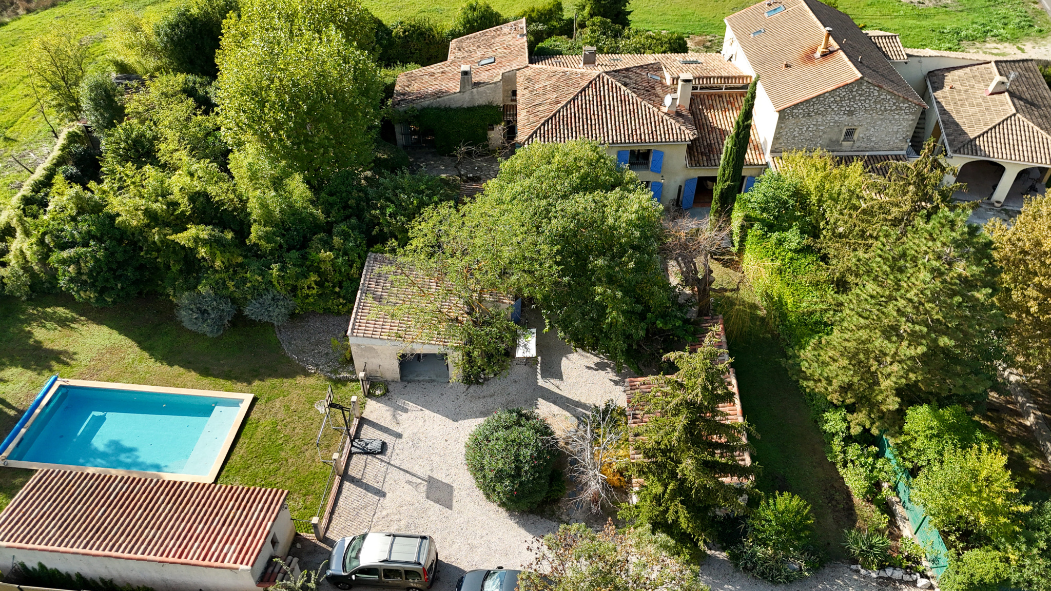 AIX EN PROVENCE – LES MILLES : ANCIENNE FERME PROVENCALE AVE
