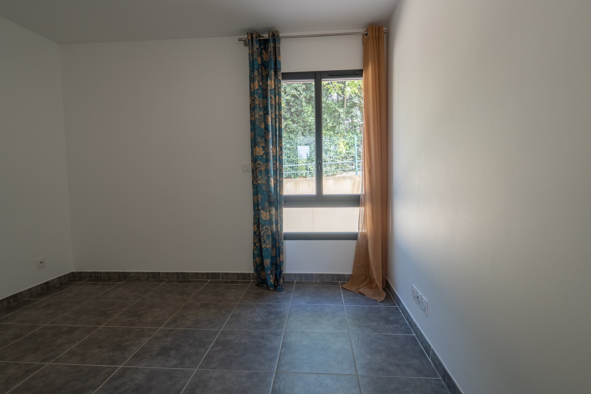 Aix-en-Provence : Duplex d’environ 63 m2 avec jardin et stat