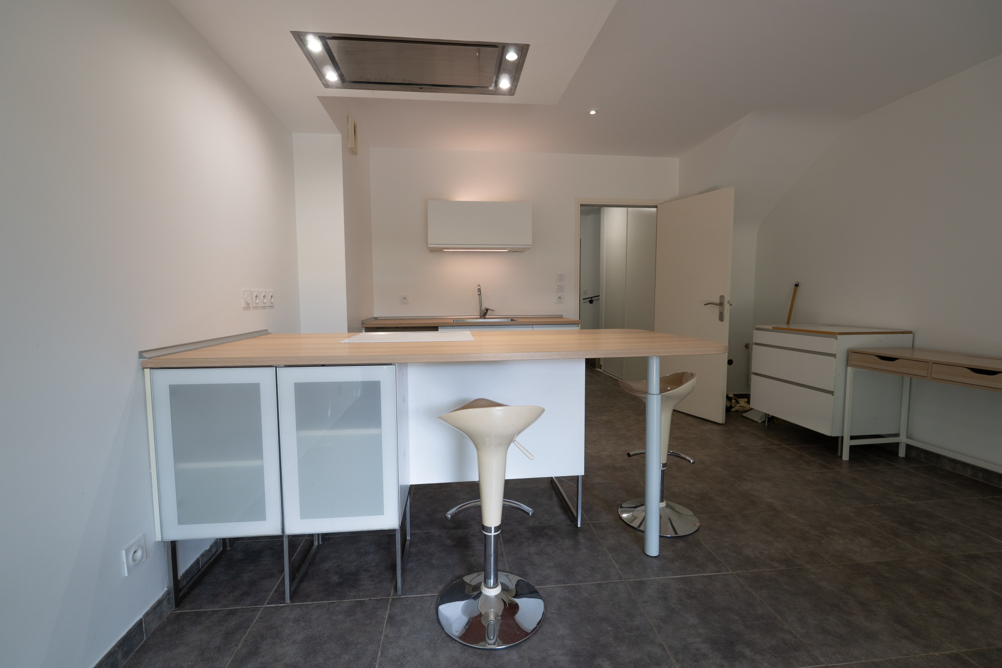 Aix-en-Provence : Duplex d’environ 63 m2 avec jardin et stat