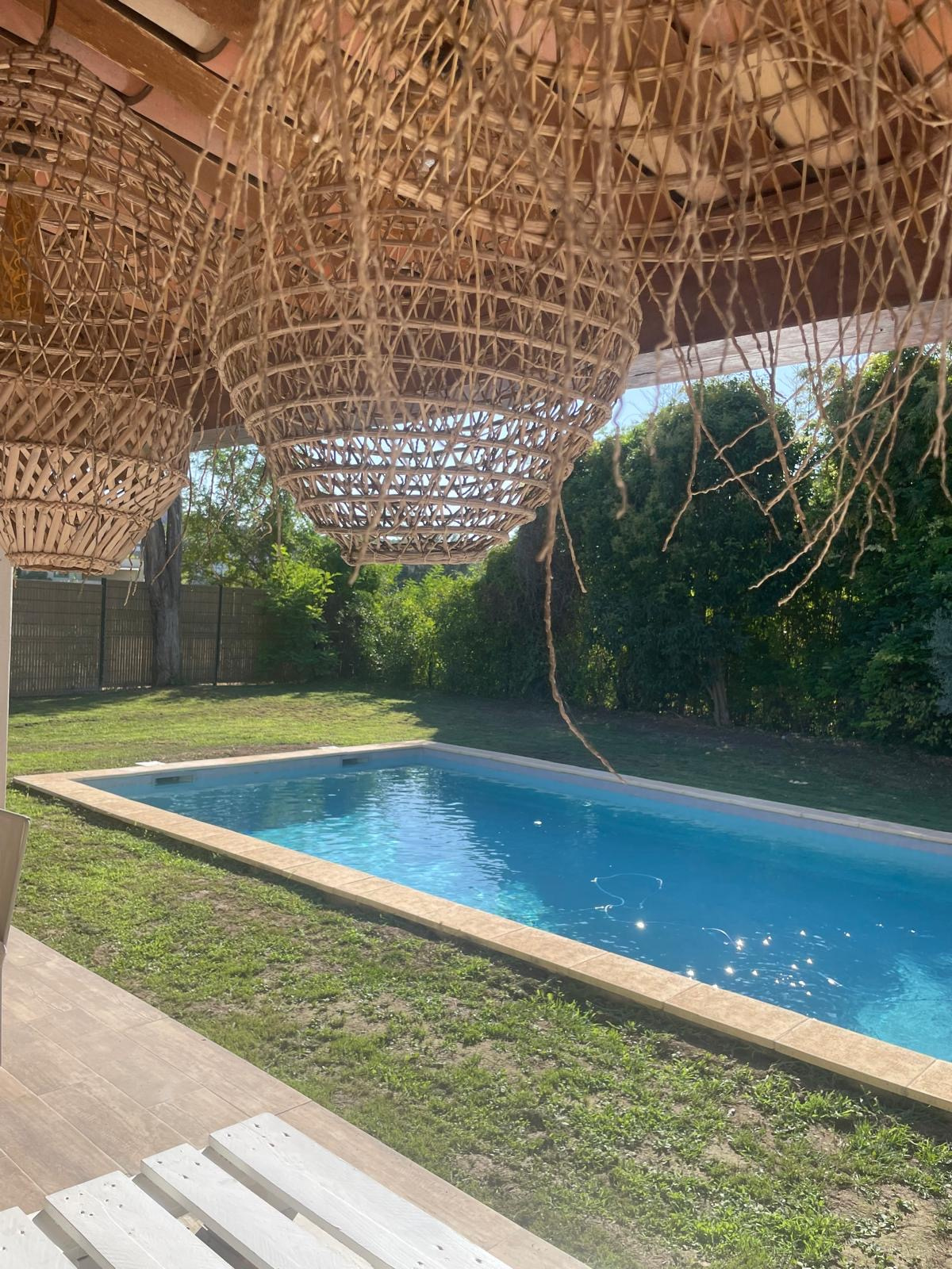 AIX EN PROVENCE – LES MILLES : ANCIENNE FERME PROVENCALE AVE