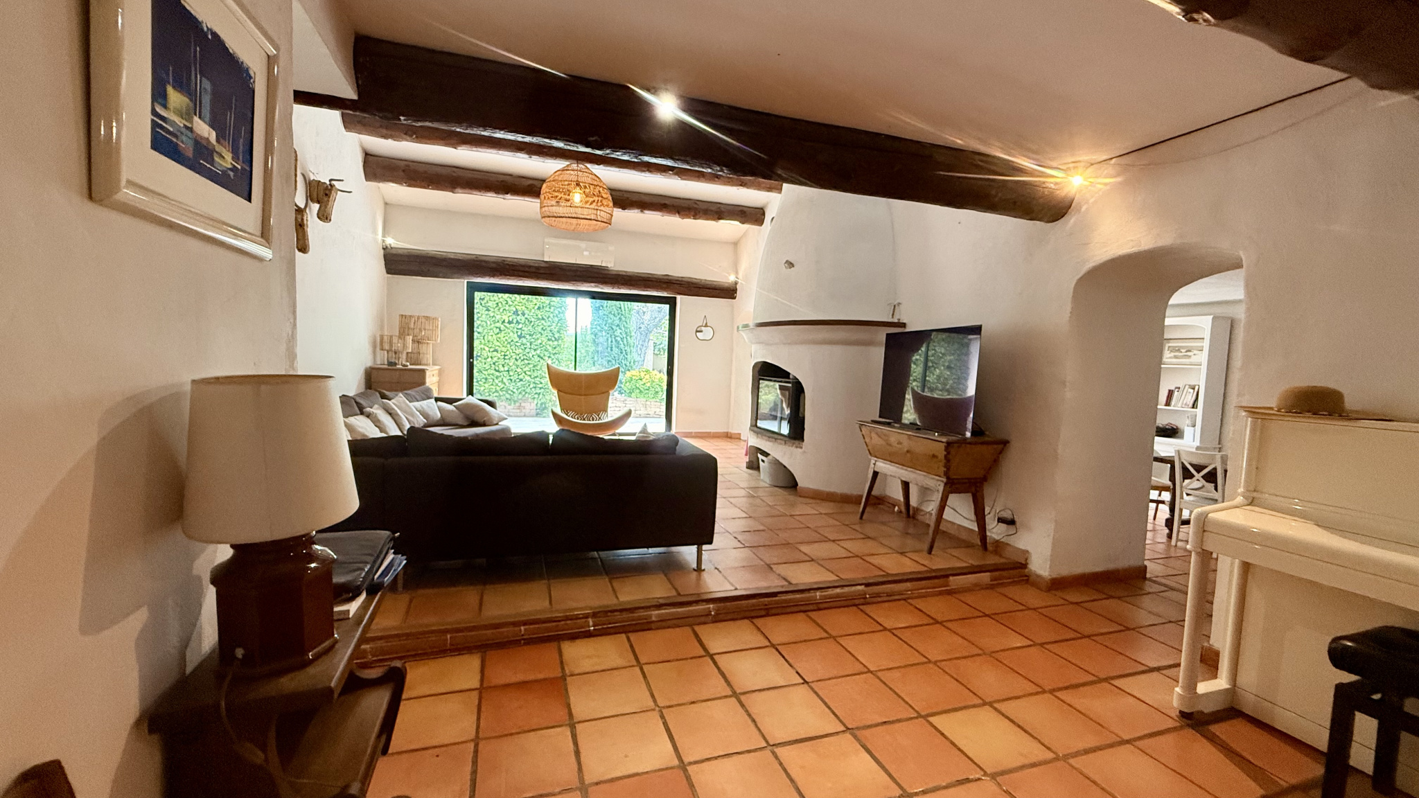 AIX EN PROVENCE – LES MILLES : ANCIENNE FERME PROVENCALE AVE
