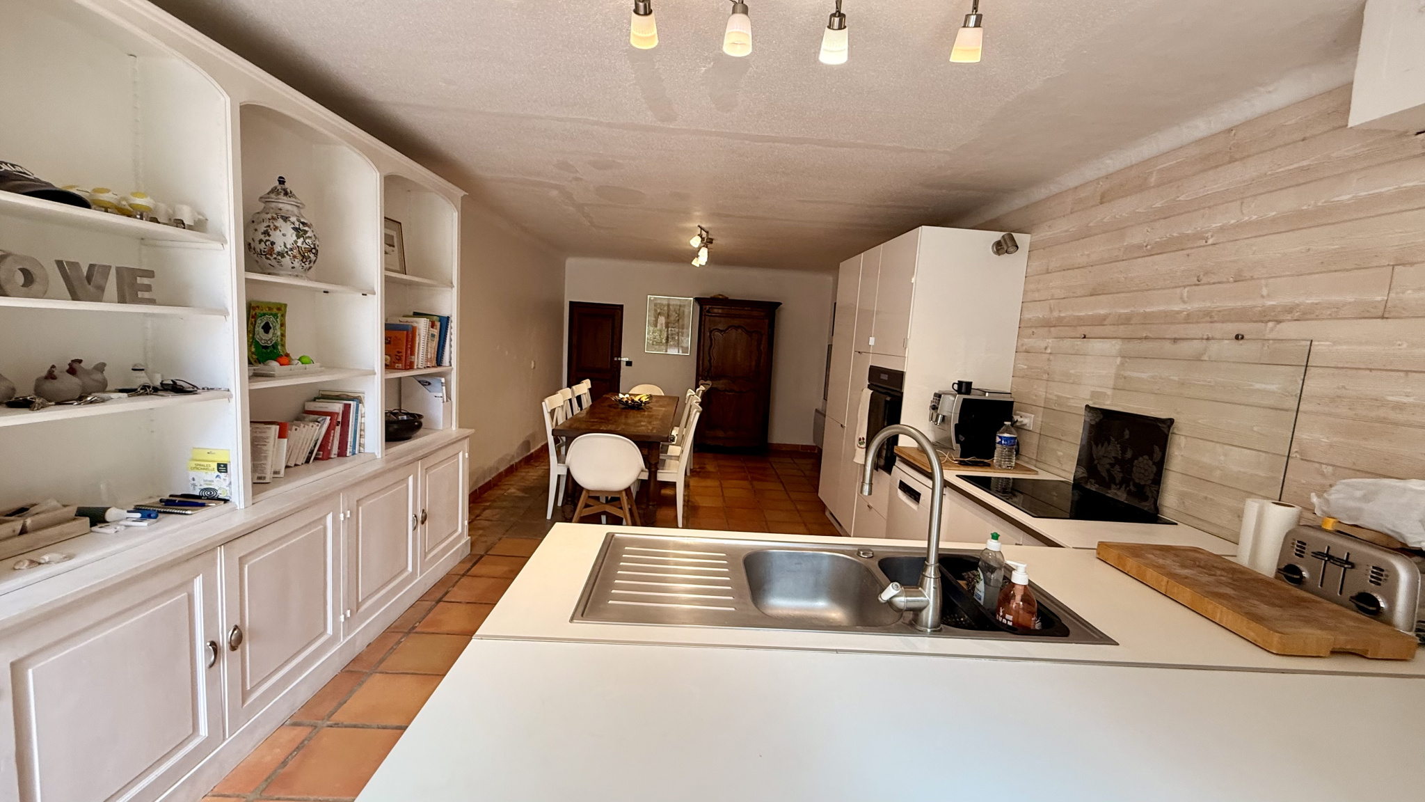 AIX EN PROVENCE – LES MILLES : ANCIENNE FERME PROVENCALE AVE