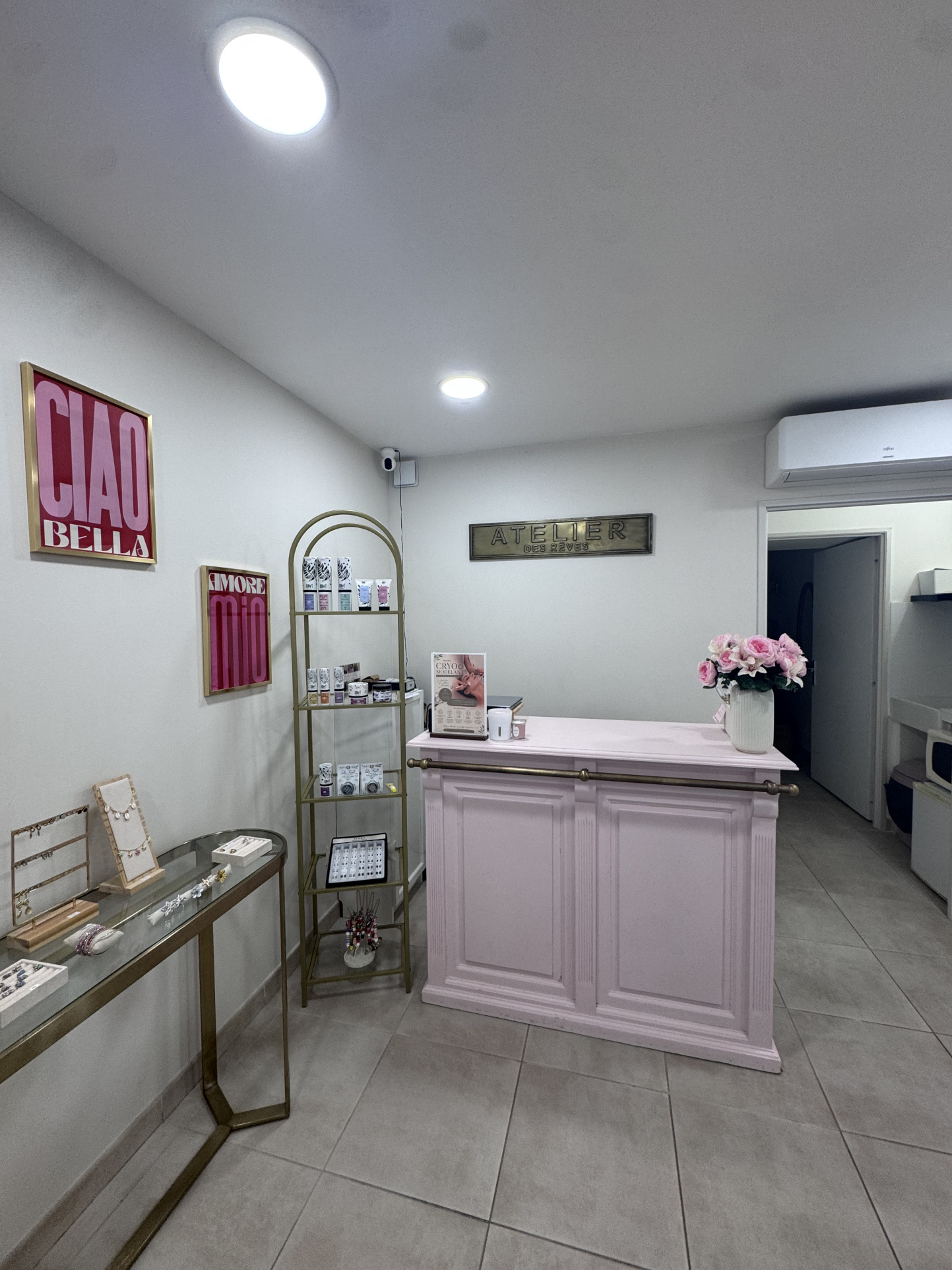 PEYROLLES – Local commercial